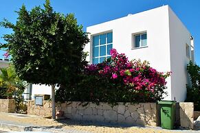 Villa Blue Horizon by Amy Villas