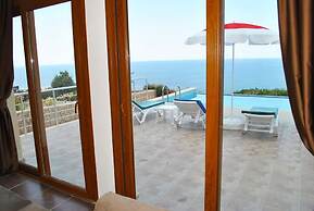 Villa Blue Ocean by Amy Villa