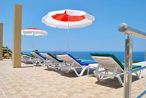 Villa Blue Ocean by Amy Villa