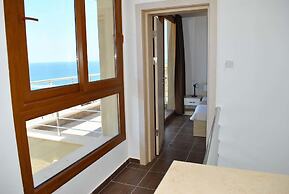 Villa Blue Ocean by Amy Villa