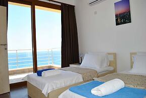 Villa Blue Ocean by Amy Villa