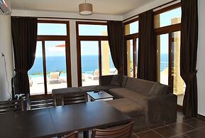 Villa Blue Ocean by Amy Villa