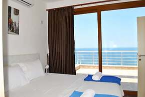 Villa Blue Ocean by Amy Villa