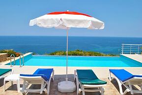 Villa Blue Ocean by Amy Villa