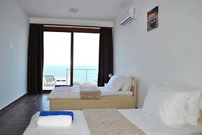 Villa Blue Ocean by Amy Villa