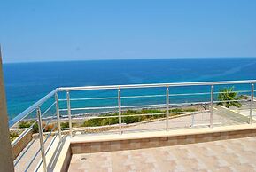 Villa Blue Ocean by Amy Villa