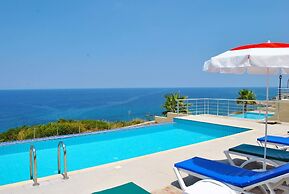 Villa Blue Ocean by Amy Villa