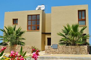 Villa Blue Ocean by Amy Villa