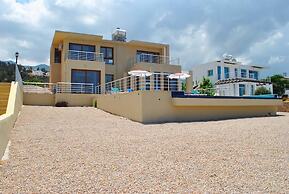 Villa Blue Ocean by Amy Villa