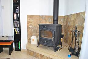 Villa Brooklands by Amy Villas