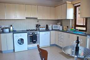 Villa Brooklands by Amy Villas