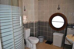 Villa Brooklands by Amy Villas