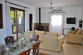 Villa Brooklands by Amy Villas