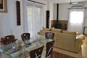 Villa Brooklands by Amy Villas