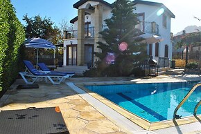 Villa Brooklands by Amy Villas