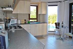 Villa Brooklands by Amy Villas