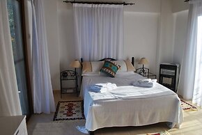 Villa Brooklands by Amy Villas