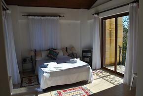 Villa Brooklands by Amy Villas