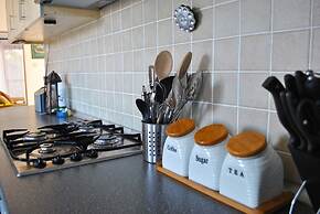 Villa Brooklands by Amy Villas