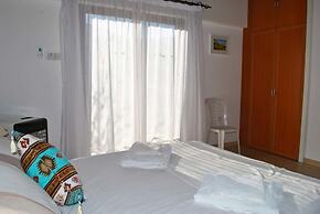 Villa Brooklands by Amy Villas