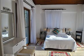 Villa Brooklands by Amy Villas