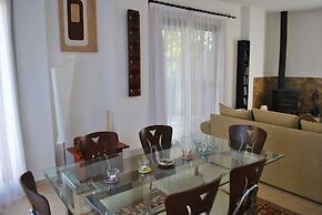 Villa Brooklands by Amy Villas