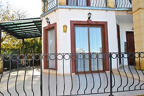 Villa Brooklands by Amy Villas