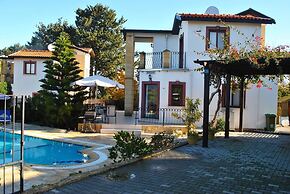 Villa Brooklands by Amy Villas