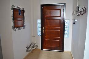 Villa Brooklands by Amy Villas