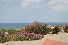 Villa Bueno by Amy Villas