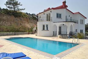 Villa Bueno by Amy Villas