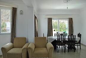 Villa Bueno by Amy Villas