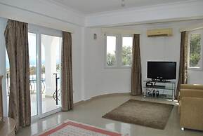 Villa Bueno by Amy Villas