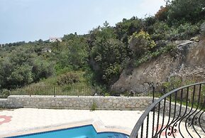 Villa Bueno by Amy Villas