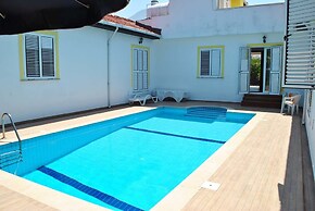 Villa Butterfly by Amy Villas