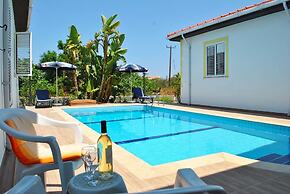 Villa Butterfly by Amy Villas