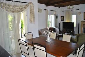 Villa Butterfly by Amy Villas