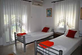 Villa Butterfly by Amy Villas