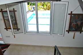 Villa Butterfly by Amy Villas