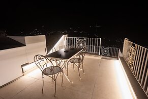 Rooftop Luxury Apartment