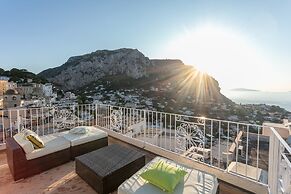 Rooftop Luxury Apartment