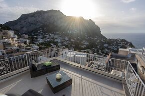 Rooftop Luxury Apartment