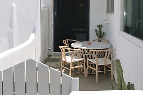 Mykonos Supreme Comfort Suites & Villas