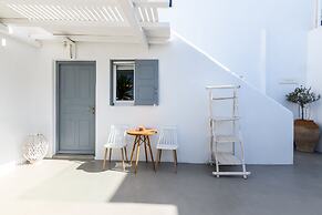 Mykonos Supreme Comfort Suites & Villas