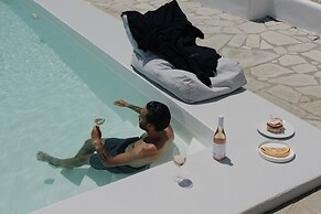 Mykonos Supreme Comfort Suites & Villas