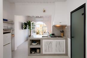 Mykonos Supreme Comfort Suites & Villas