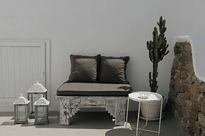 Mykonos Supreme Comfort Suites & Villas