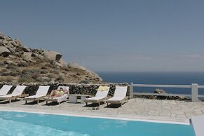 Mykonos Supreme Comfort Suites & Villas