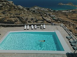 Mykonos Supreme Comfort Suites & Villas