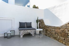 Mykonos Supreme Comfort Suites & Villas